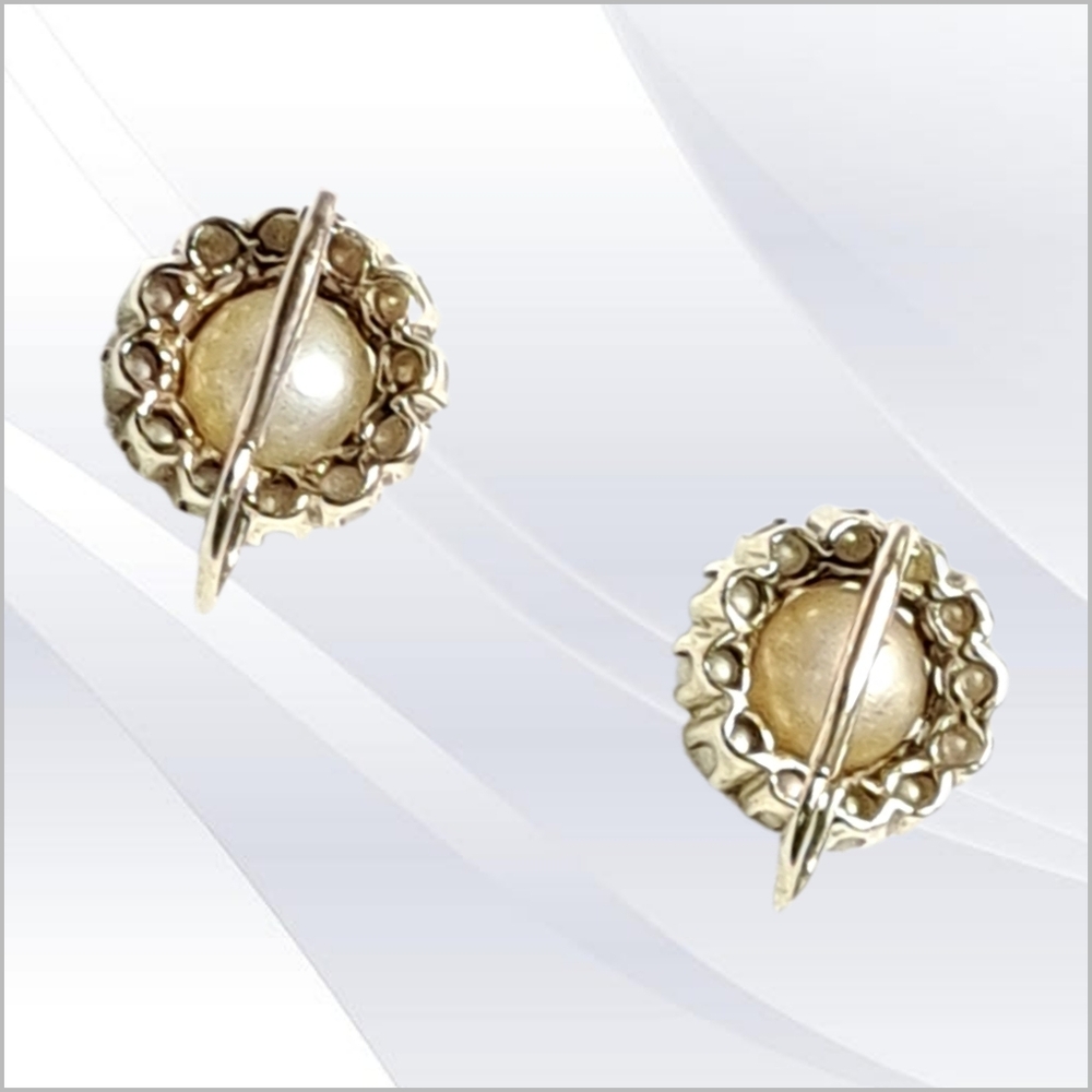 Elegant 10k Solid Gold Earrings with Pearls - Picture 6 of 6